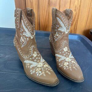 Dingo Primrose Cowboy Boot 8.5